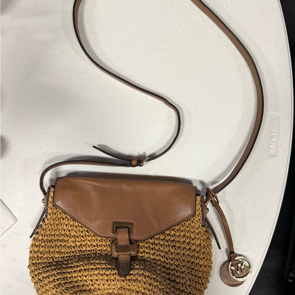 Michael Kors Crossbody Beige Brown Woven Straw Leather Medium Naomi Shoulder Bag